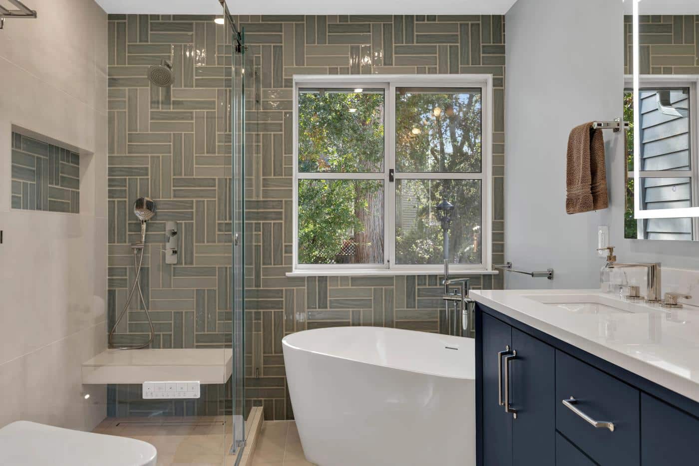 3 Bathrooms, Stanford